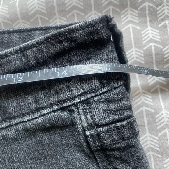 URBAN Outfitters BDG Black Mom Shortie Shorts High Waisted Sz 28 - Picture 7 of 7